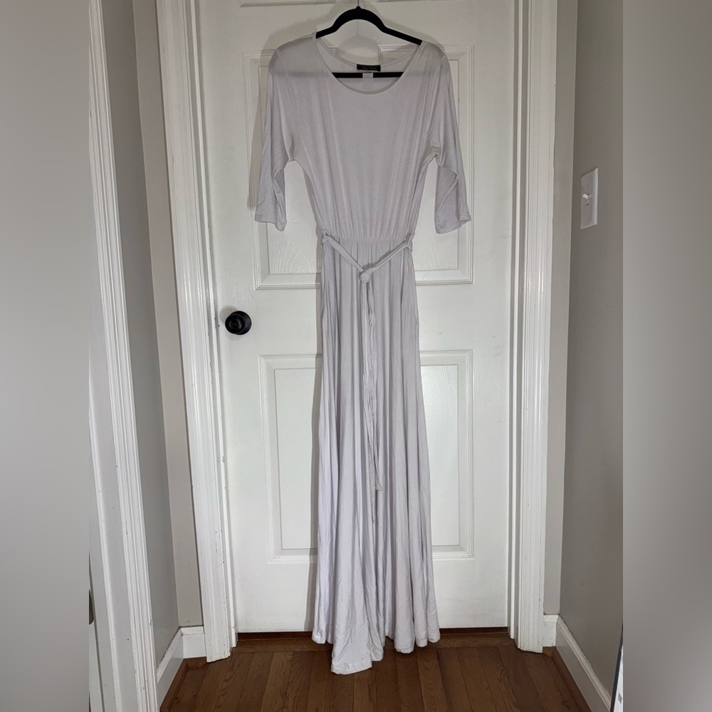 Sexy Diva White T- Shirt Maxi Dress with Short Sleeves and Tie Belt